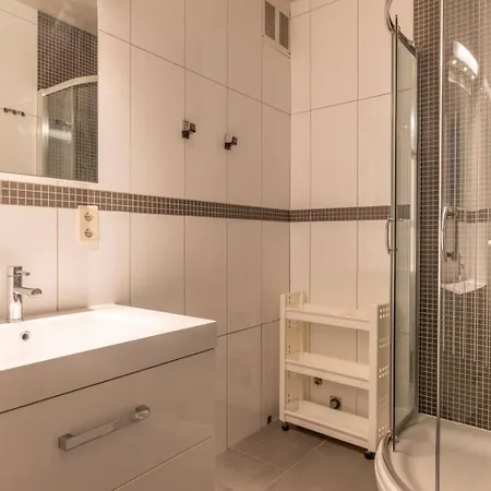 公寓 Bel Air - Modern Family With Amazing Seaview T99